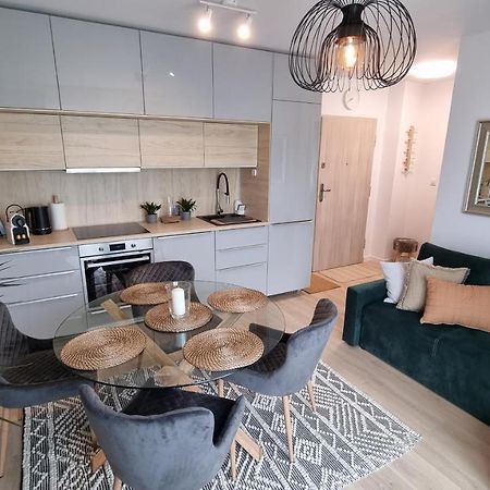 Apartament Mlody Gdansk - Bezplatny Parking, Mocne Wifi, Dobre Polaczenie Z Lotniskiem Exteriér fotografie